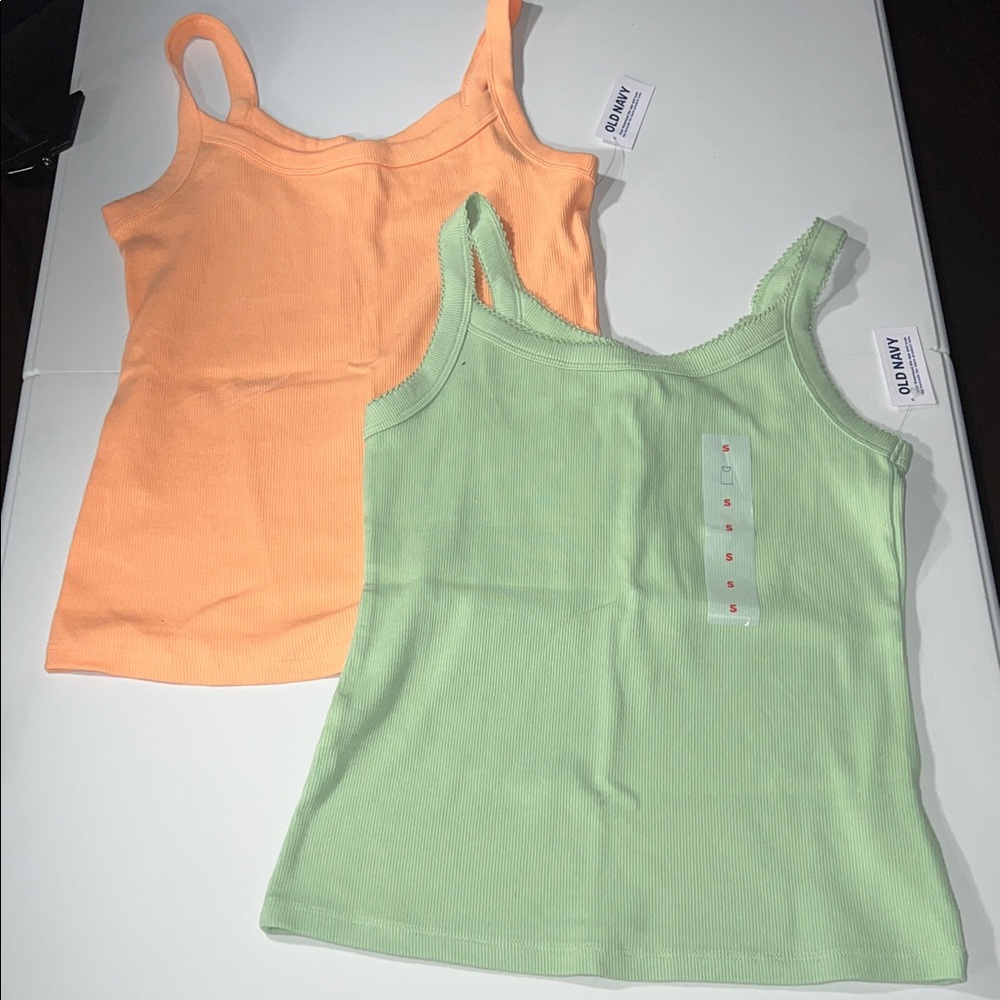 NWT Old Navy Women’s Tanks in Peach and Mint-Size Small